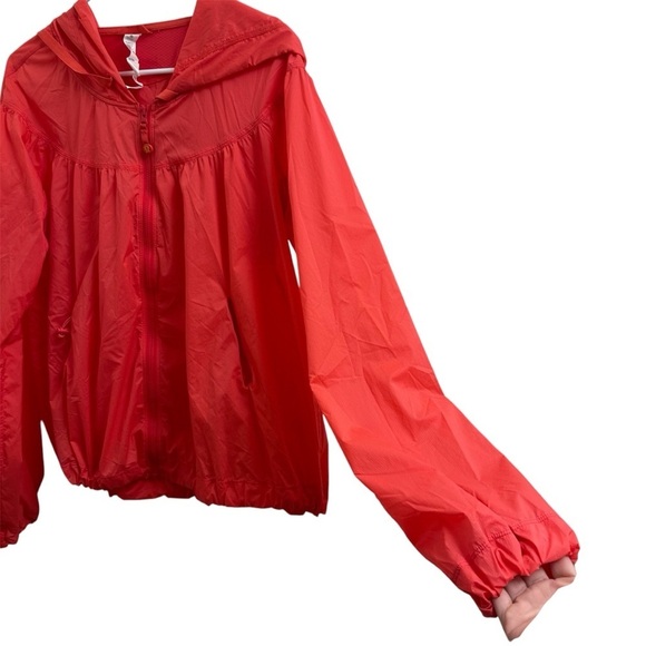 Lululemon wing breaker rain jacket with hoodie - Picture 3 of 8